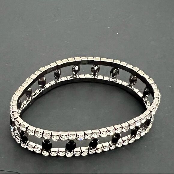 Silver and Black stretchy Bracelet - Picture 3 of 3